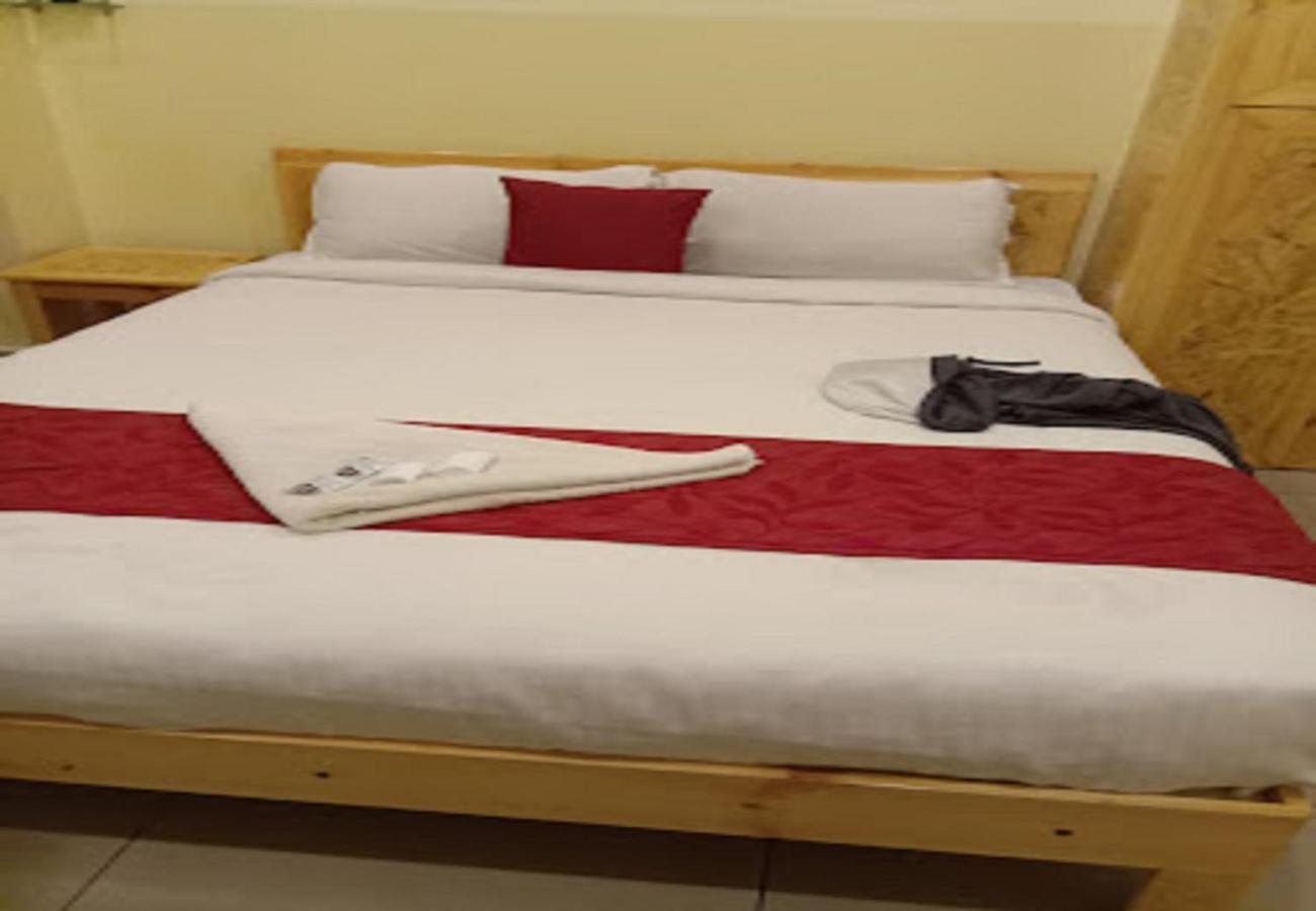 Chaplin Hotel Pondicherry Exterior photo