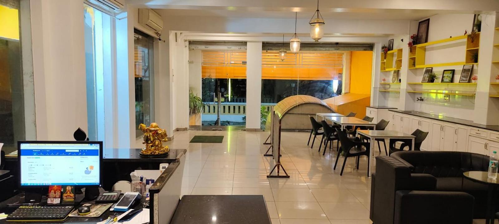 Chaplin Hotel Pondicherry Exterior photo